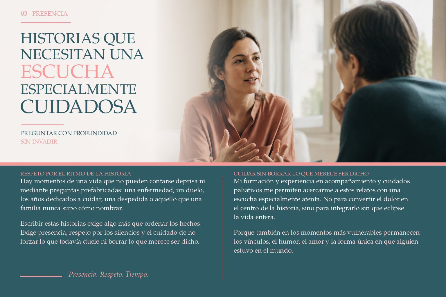 Dos personas conversan junto a una ventana